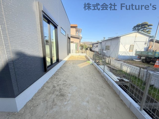 三郷市後谷　新築戸建　全1棟の庭|ガーデニングも楽しめるお庭付きです