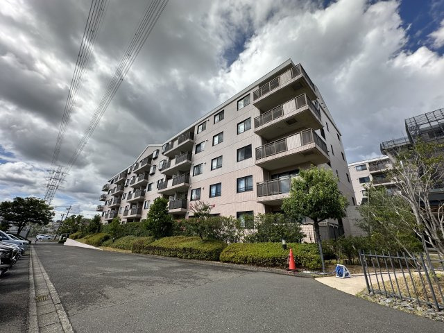 川崎市麻生区栗平２丁目の賃貸マンションの外観