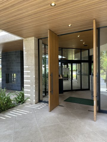 川崎市麻生区栗平２丁目の賃貸マンションのエントランス