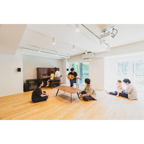 川崎市麻生区栗平２丁目の賃貸マンションのロビー