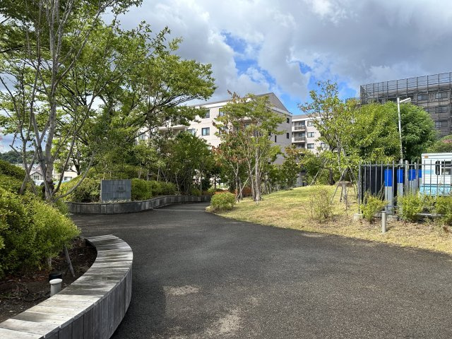 川崎市麻生区栗平２丁目の賃貸マンションの駐車場