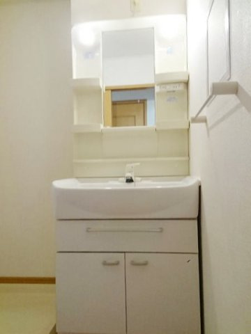 熊本市東区御領８丁目のアパートの洗面所|コンパクトで使いやすい洗面所