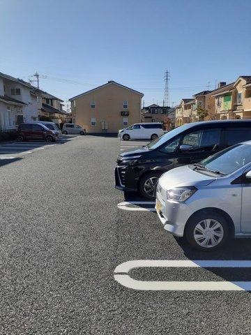 菊池郡菊陽町花立１丁目のアパートの駐車場|駐車場があるので、車を買う予定の方も安心です