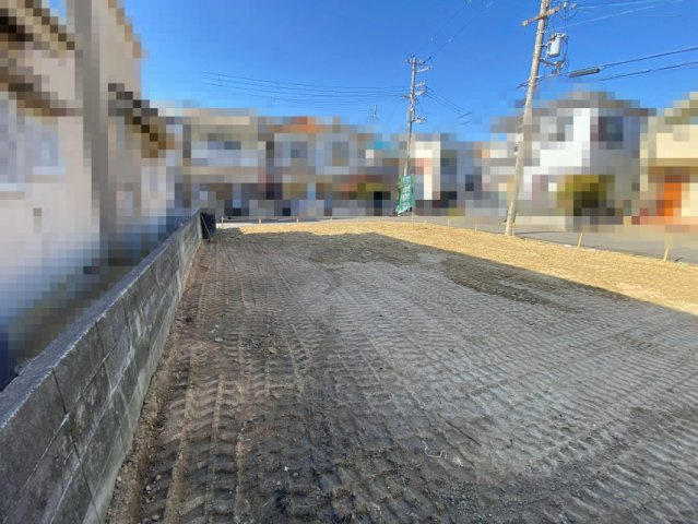 明石市朝霧町３丁目　売土地の前面道路含む現地写真