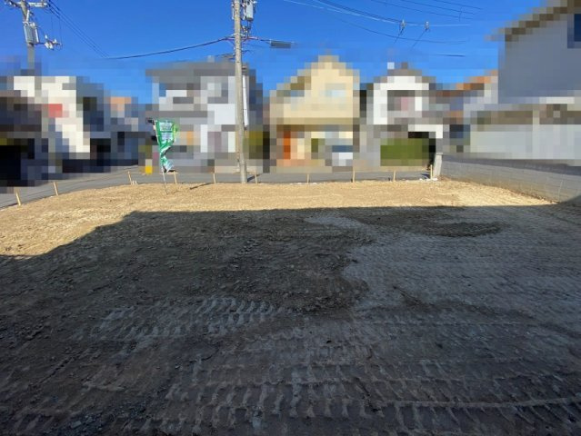 明石市朝霧町３丁目　売土地の前面道路含む現地写真
