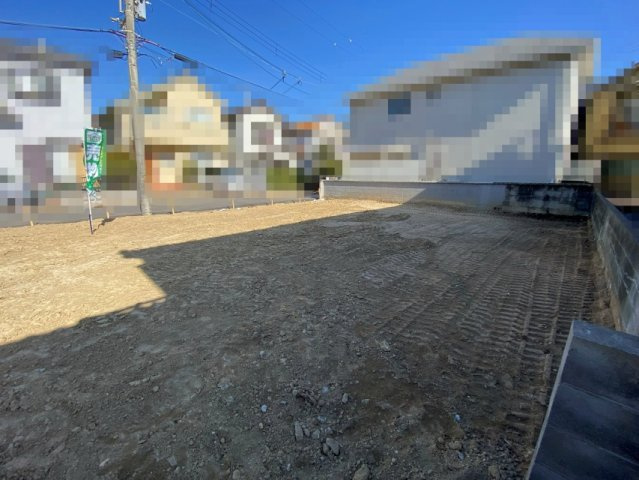 明石市朝霧町３丁目　売土地の前面道路含む現地写真