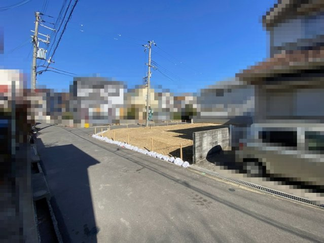 明石市朝霧町３丁目　売土地の前面道路含む現地写真