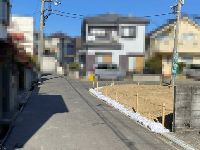 明石市朝霧町３丁目　売土地の前面道路含む現地写真