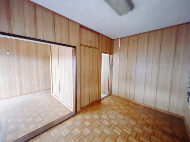 【中古戸建】高崎市吉井町南陽台1丁目の洋室|■2階洋室｜子供部屋のメリットは「自立心を養うことができる」「自分で整理整頓できるようになる」そして、お子様が成長した際には「プライバシーを確保できる」といい事だらけ♪