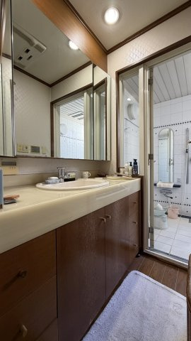 白金三光ヒルズの独立洗面台|使いやすい独立洗面台です