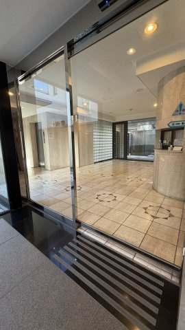 白金三光ヒルズのエントランス|ゆとりのあるエントランスです