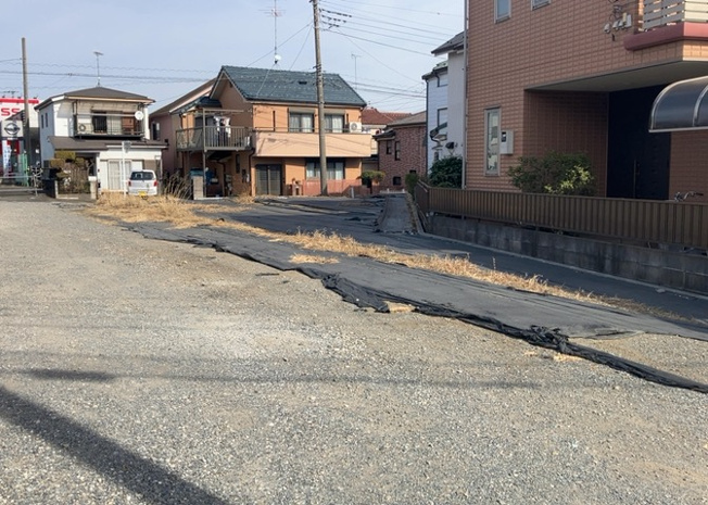 【外観】 | 土地の形が極端に長細かったり、狭小地、あるいは道路との高低差がある傾斜地だった場合、後々売ろうとしても買い手がつかない場合もあります。後々、売却することになった時に価値の下がらない土地を選びましょう。