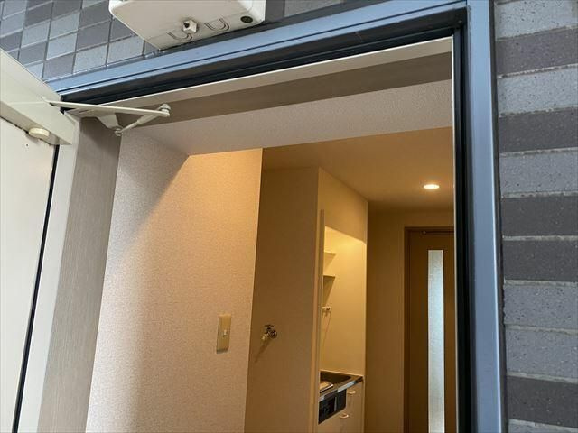 スカイコート新宿第８のエントランス