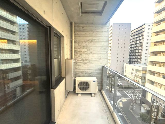 ZONNA神戸磯上通のバルコニー