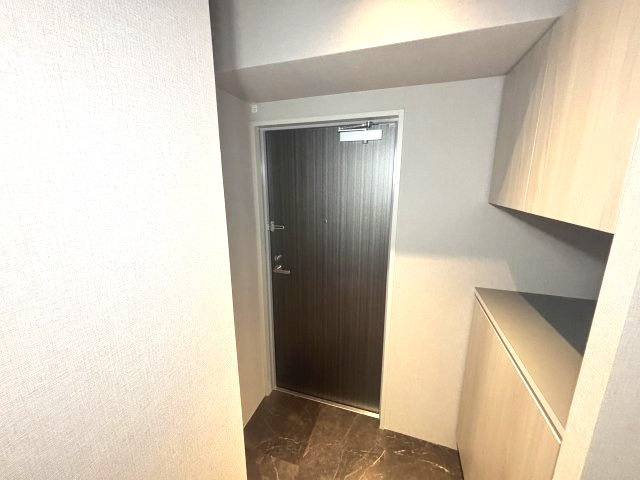 ZONNA神戸磯上通の玄関