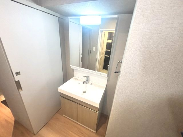 ZONNA神戸磯上通の洗面所