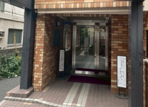 ライオンズマンション代田橋のエントランス