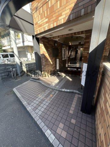 ライオンズマンション代田橋のエントランス