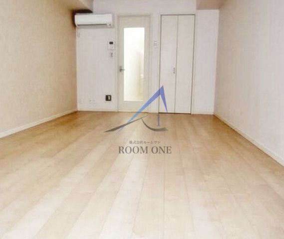 レジデンスＨＡＲＵの居間・リビング|洋室のお部屋です。