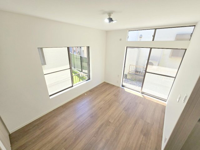 青梅市河辺町６丁目　再生中古住宅の洋室