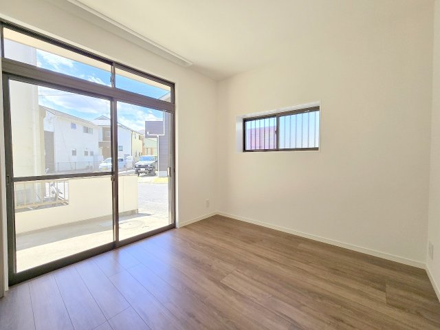 青梅市河辺町６丁目　再生中古住宅の洋室