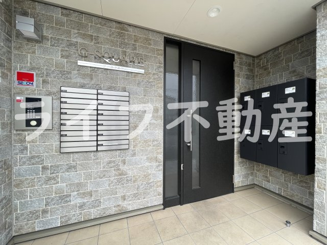 G-SQUAREのエントランス|落ち着いたエントランスです