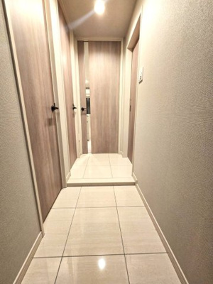 【玄関】 | クリオラベルヴィ呉服町 | 玄関部はすっきりとした印象です♪