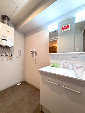 アルファグランデ北10条の独立洗面台