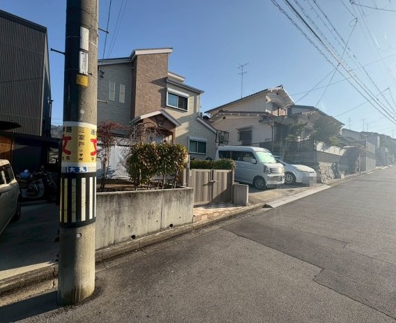 宇治市明星町２丁目の前面道路含む現地写真