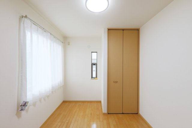 日進市浅田平子三丁目戸建の洋室