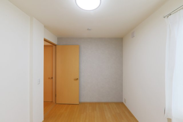 日進市浅田平子三丁目戸建の洋室