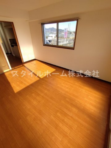 ジナ東海IIの居間・リビング|別部屋写真