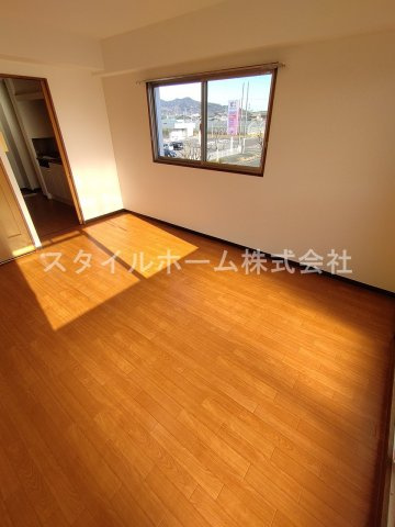 ジナ東海IIの居間・リビング|別部屋写真