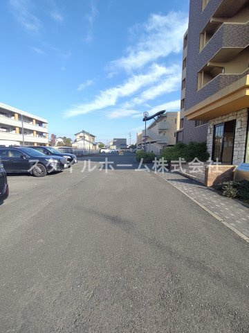 グランドゥールの駐車場