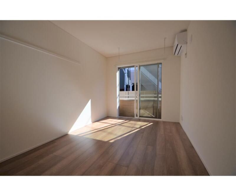 ＦＯＲＥＳＴ　ＷＥＳＴ