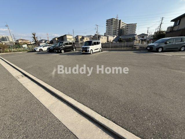 カサベルテ北花田IIIの駐車場
