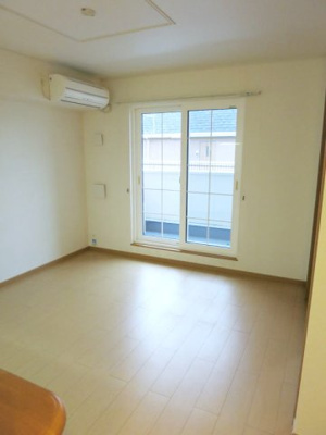 【居間・リビング】 | プリムローズ | ゆったり過ごせる居間です