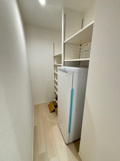 【収納】 | 佐伯区五月が丘５全2区画　NO1 | キッチンにつながるパントリー☆買い置きやまとめ買いもスッキリ収納出来ます♪