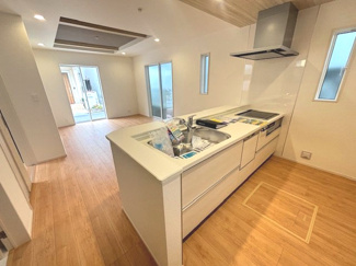 【居間・リビング】 | 安佐南区川内4丁目　限定1棟