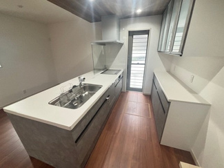 【キッチン】 | 安佐南区上安2（AL上安駅）全3棟　NO2 | 機能的なシステムキッチン☆オール電化。カップボード設置♪