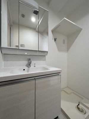 【洗面所】 | CITY PRIME 南千住 | 脱衣スペースもあります