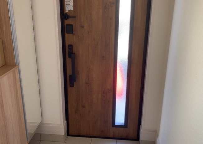 【外観】 | 現地に行くなら、物件の周囲の地形がどうなっているかを見ることも大切です。周辺より低くなっている土地では、大雨などで水が集まりやすいため、地盤が弱くなっているということも考えられるため、注意が必要です。