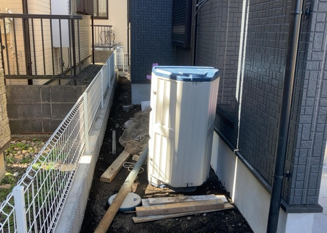 【外観】 | 一般的なバルコニーは、奥行1.5ｍ程ですが、ワイルドバルコニーは2ｍまで広がっています。そのため洗濯物の間隔をあけ干すことができ、乾きやすいというメリットや、ガーデニングが楽しめる等の特徴があります。