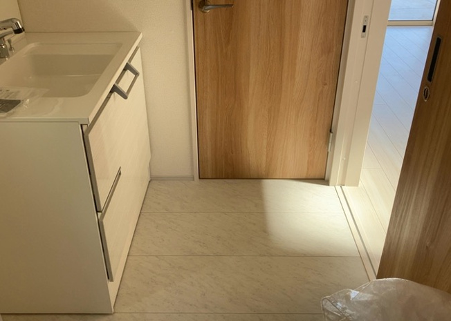 【庭】 | 庭があることでガーデニングや家庭菜園はもちろん、こどもの遊び場やペットを放して遊ぶことができます。また、家の周囲に余裕があるということです。隣地との間があれば、十分な日当たりと、風通しが確保できます。