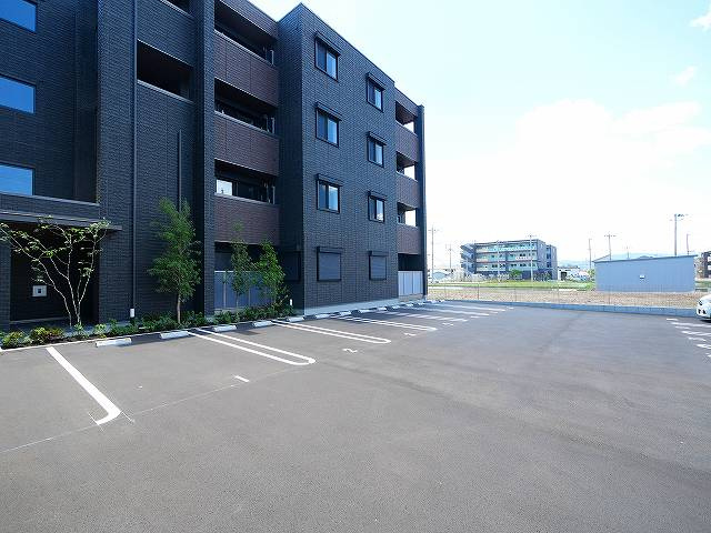 シャーメゾン　オークルート奈良の駐車場|駐車場があります