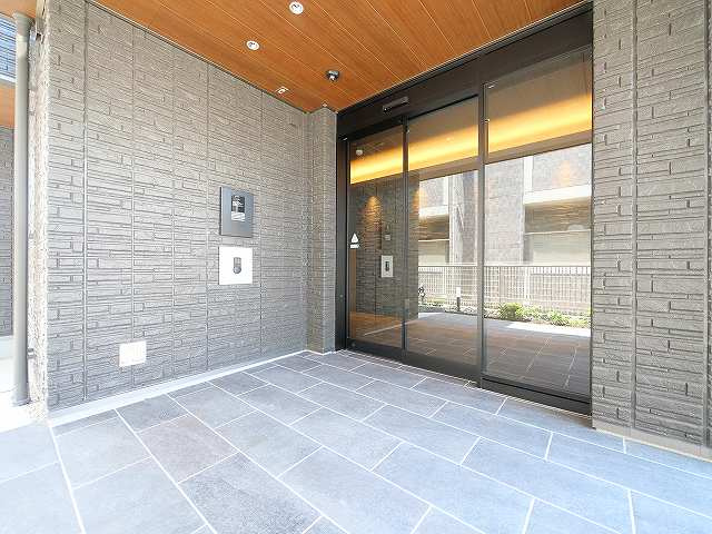 シャーメゾン　オークルート奈良のエントランス|入口です。