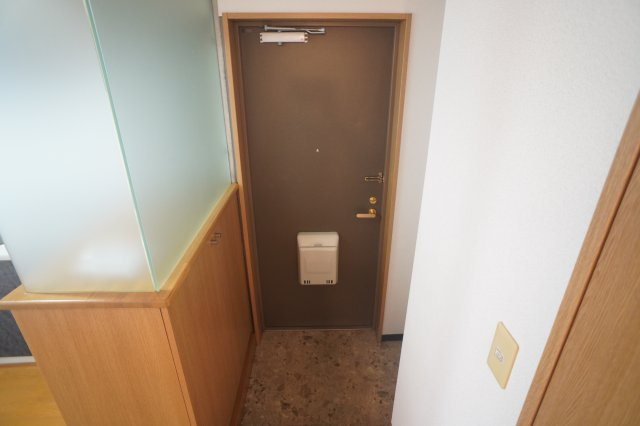 ヒルコート鳥見の玄関