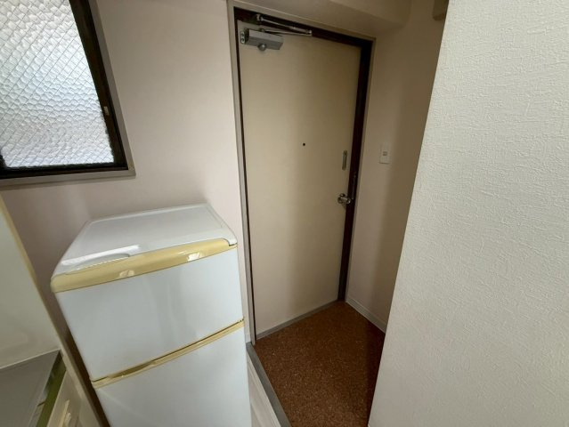 奈良市北小路町の賃貸マンションの玄関