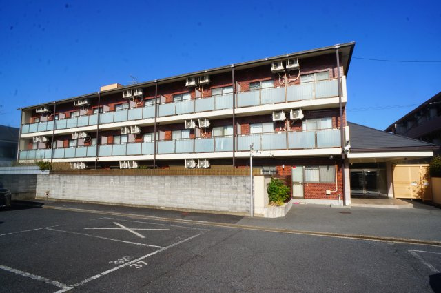 奈良市北小路町の賃貸マンションの外観