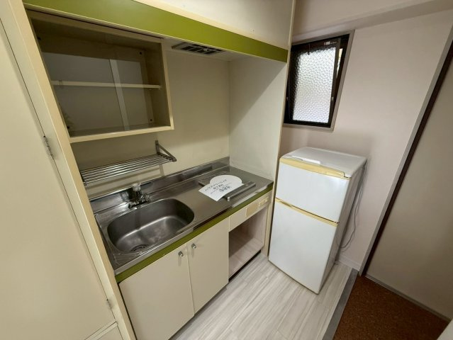 奈良市北小路町の賃貸マンションのキッチン